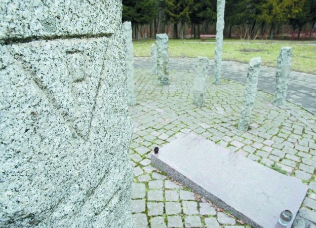 Pomnik Pomordowanych Robotników Przymusowych w Lasku Południowym.