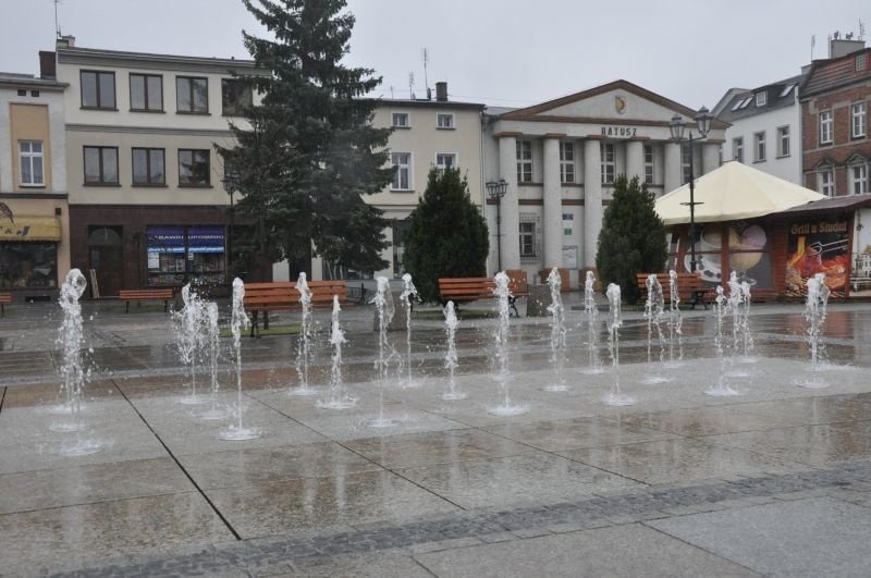 Multimedialna fontanna w Oleśnie znowu działa | Nowa Trybuna Opolska