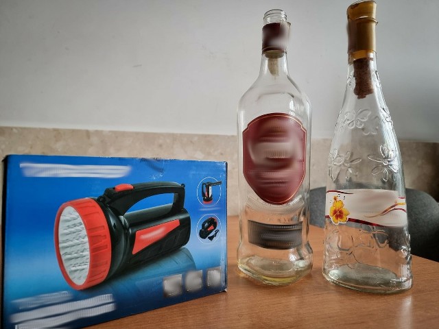 Latarkę policjanci z Janowa i Suchowoli odzyskali, ale alkohol rabuś zdążył skonsumować.