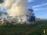 Pożar stodoły w Rycicy. Interweniowało sześć zastępów straży pożarnej. 26.09.2021. Zdjęcia