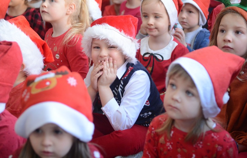 Mikołaj odwiedził przedszkolaki w przedszkolu publicznym nr 21 przy ZSP 2 w Radomiu