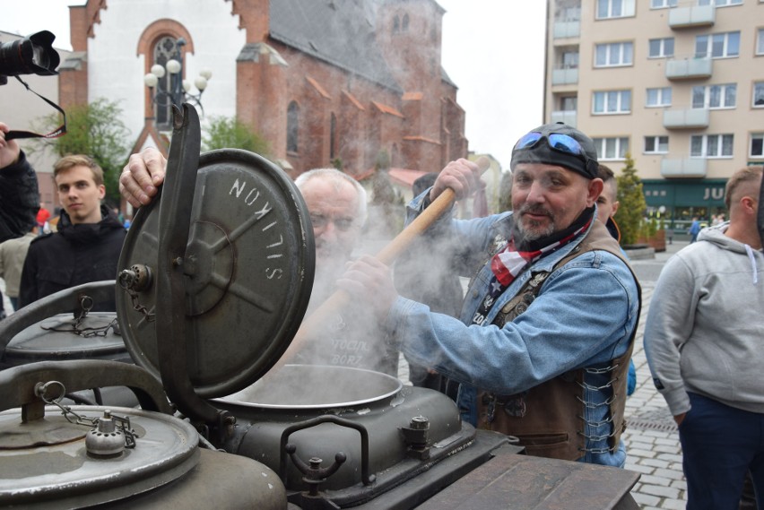 W Raciborzu poświęcono pokarmy i częstowano żurkiem