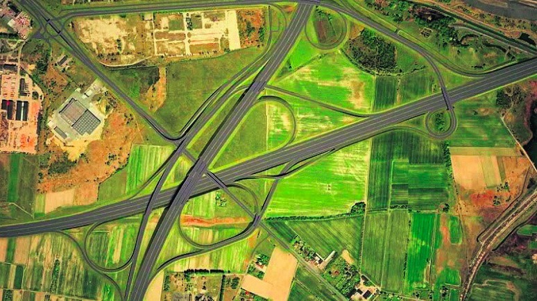 Węzeł Sośnica, skrzyżowanie autostrad A1, A4 i DK44, ma 10 lat. Otwarto go 23 grudnia 2009. To ciągle największy węzeł drogowy w Polsce 