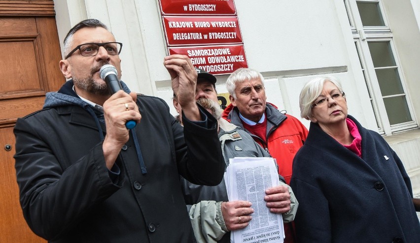 Protest przed Urzędem Wojewódzkim Nauczyciele ZNP...