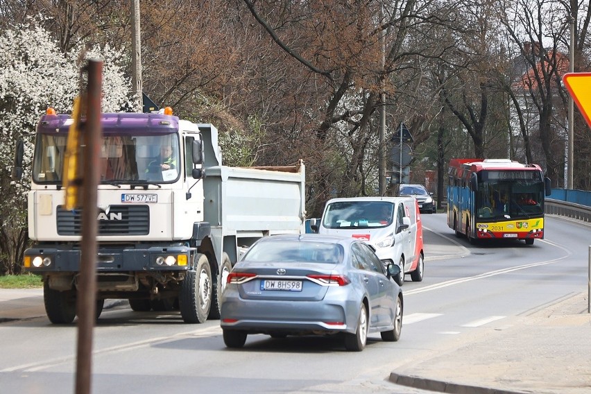 Komunikacyjny dramat we Wrocławiu. Mieszkańcy zachodniej części miasta są wściekli!