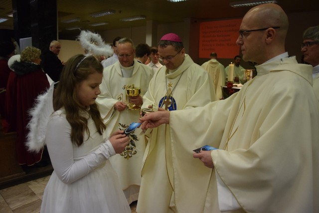 Pasterce w kaplicy parafii katedralnej przewodniczył bp Tadeusz Lityński.