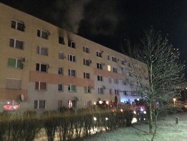 Pożar mieszkania w bloku w Krapkowicach.