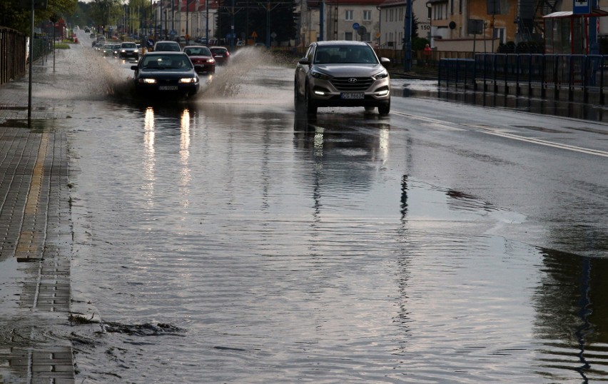 Około godziny 16:30 nad dzielnicami Rządz i Strzemięcin...