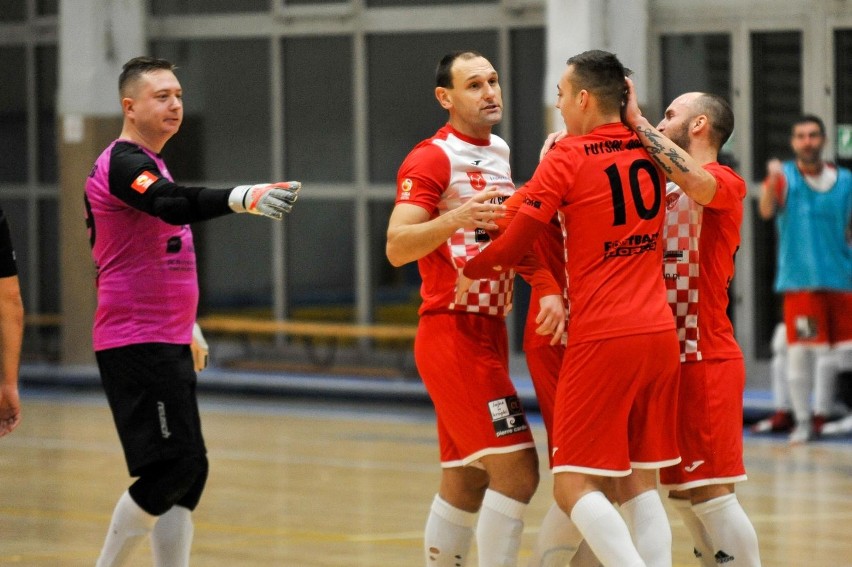 Gredar Brzeg - FC Siemianowice Śląskie 3-2.