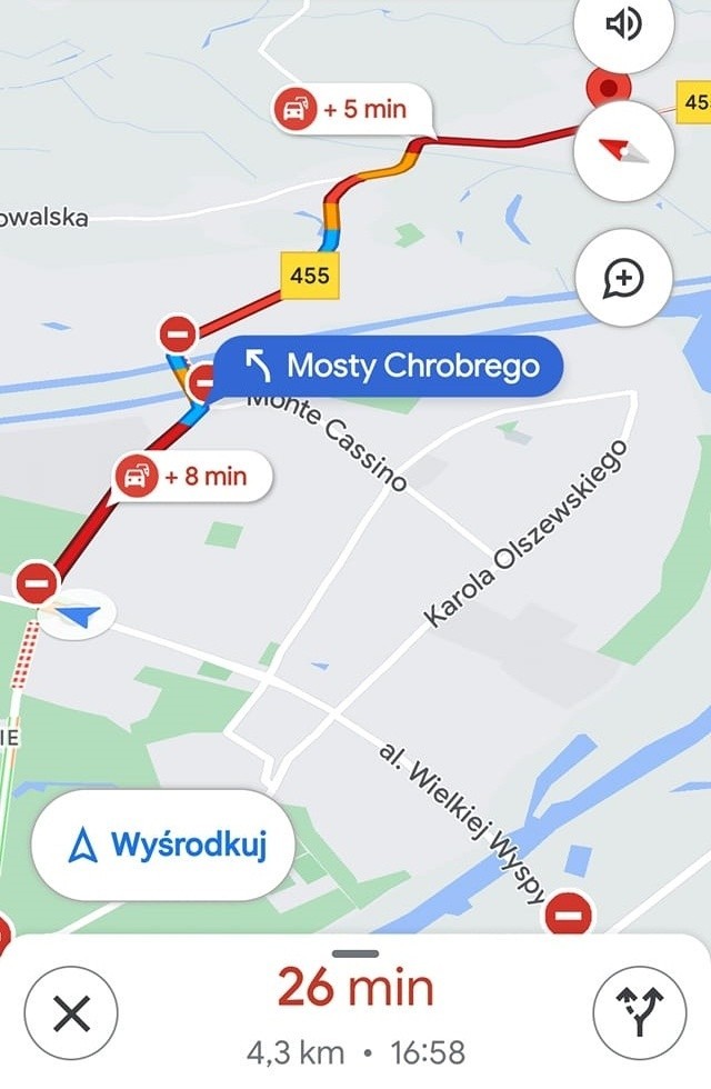 "Czerwono" na Google Maps w pobliżu mostów Chrobrego.
