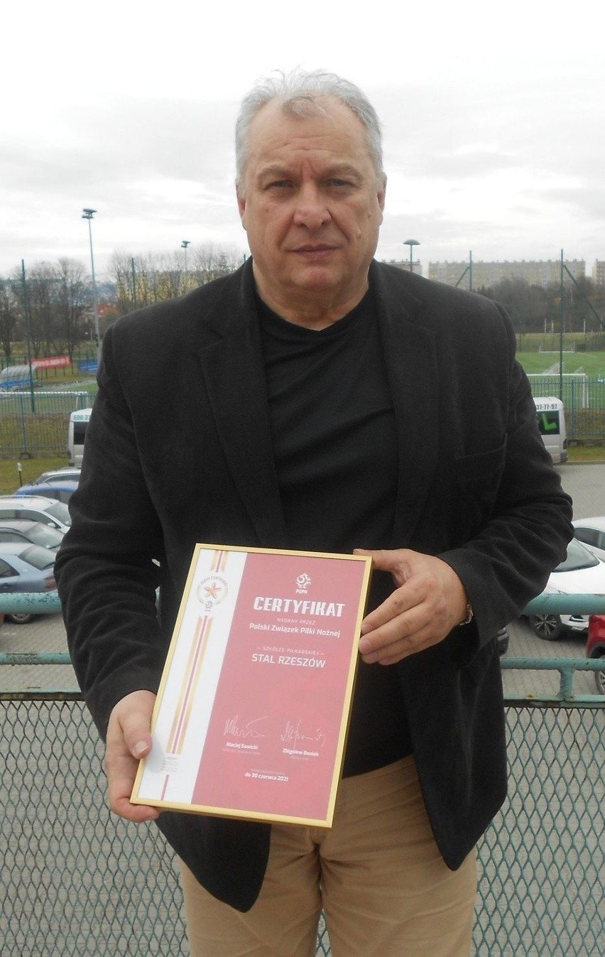 AP Stal Rzeszów, Resovia i AP Piłkarskie Nadzieje Mielec ze złotymi gwiazdkami Programu Certyfikacji PZPN dla szkółek piłkarskich
