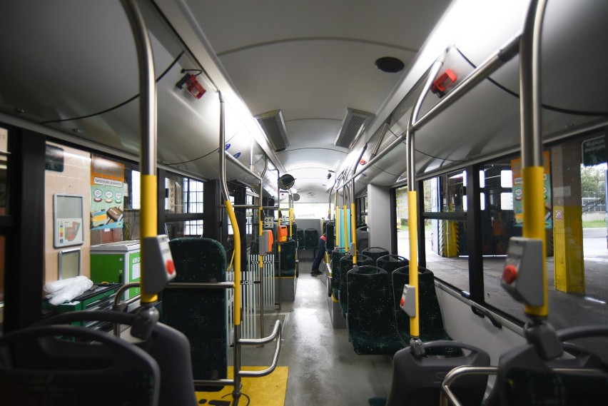 Autobus elektryczny Solaris Urbino 12 Electric jeździ między...