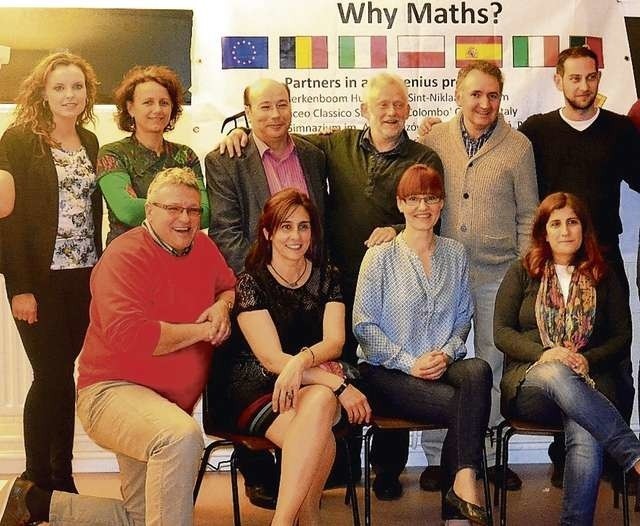 Piotr Wiśniewski (w czerwonym swetrze) od lat współorganizuje szkolne wymiany młodzieży oraz współpracuje z nauczycielami z całej Europy