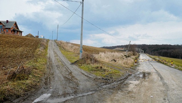 Żadna z widocznych na zdjęciu dróg nie jest ulicą Bohaterów Września