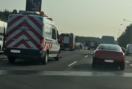 Autostrada A4 zablokowana przez zderzenie i zwężenie w stronę Katowic ZDJĘCIA Utrudnienia dla kierowców na autostradzie A4 między Katowicami a Rudą Śląską. Dziś rano, 29 sierpnia, doszło tam do kolizji. Trasa jest zablokowana. Na dodatek aktualnie toczą się tam prace remontowe.