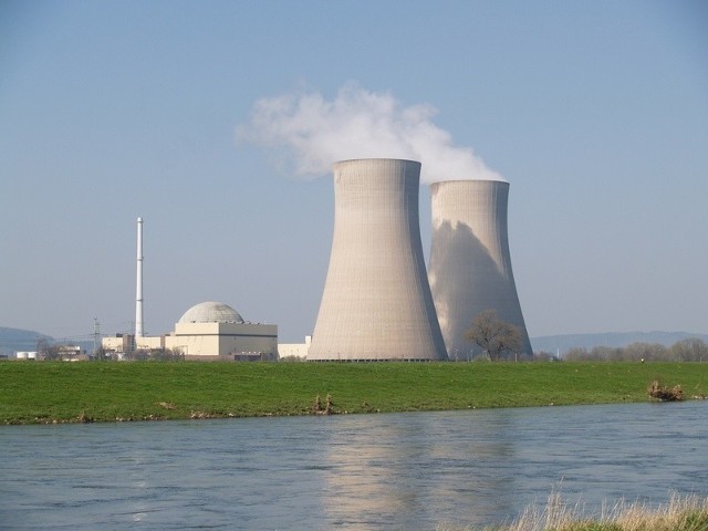 Elektrownia atomowa.