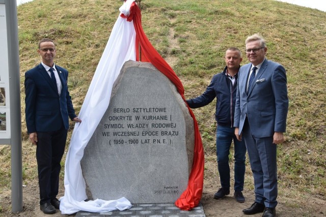 W gminie Kamieniec odsłonięto wyjątkowy obelisk.