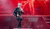 Graves acusaciones contra el cantante de Rammstein.  Un fan afirma que él se lo dio. 