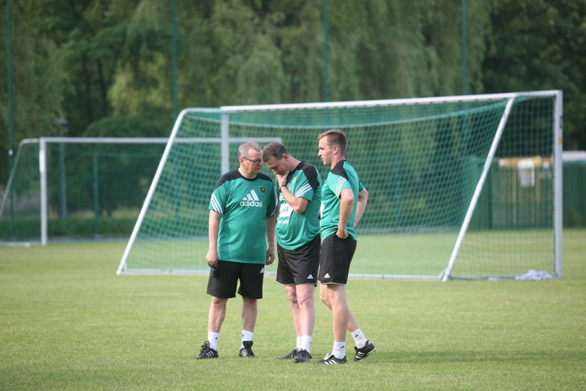 Piłkarze GKS Katowice na treningu we wtorek 20 czerwca 2017