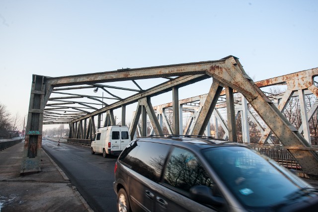 Dziś o godz. 8 most przy ul. Mińskiej znów został otwarty dla ruchu samochodowego.