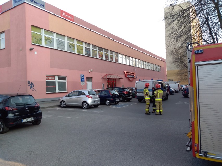 Alarm bombowy w sklepie przy ul. Głowackiego w Toruniu. Jak...