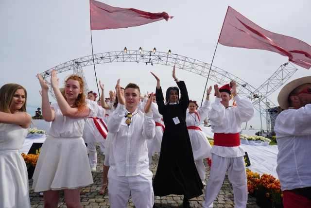 Organizatorzy Lednicy, jak co roku przewidzieli dla uczestników dużo nowości. Wierni będą sobie nawzajem obmywać nogi w geście miłosierdzia wobec bliźniego. Każdy z uczestników otrzyma też tzw. "Zwierciadło Prawdziwego Stworzenia". Lednica 2018 rozpocznie się 2 czerwca.Szczegóły na http://www.lednica2000.pl/lednica2018/#home.