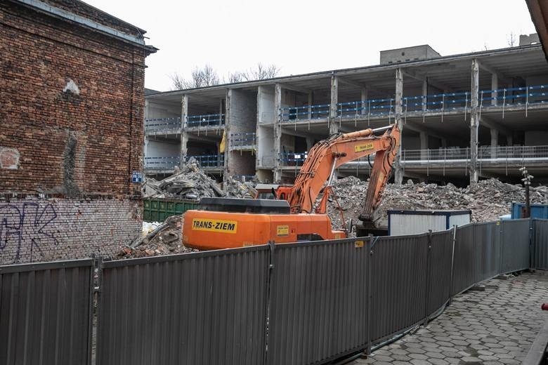 Kraków. Na Zabłociu powstaje Klaster Innowacji. "Roboty idą w najlepsze"