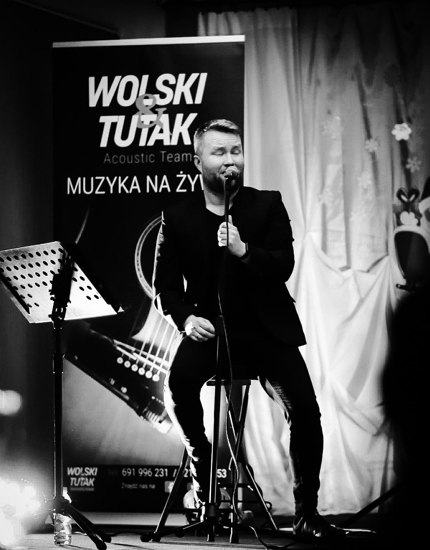 Urokliwy Mikołajkowy koncert polskich szlagierów muzyki rockowej w Oleśnicy