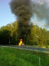 Chevrolet Lacetti stanął w płomieniach w Osieku (zdjęcia)