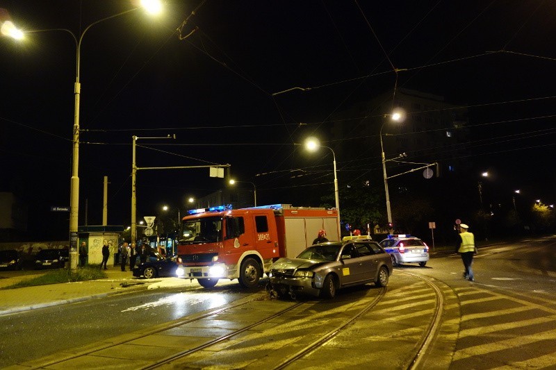 Wypadek na skrzyżowaniu ulic Borowskiej i Glinianej. Jedna osoba ranna (ZDJĘCIA)