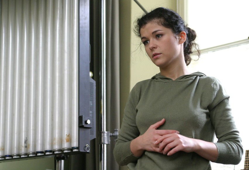 Katarzyna Cichopek na planie serialu "M jak miłość" w 2006...