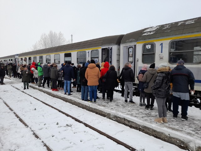 Tak wyglądał pierwszy od dawna przyjazd pociągu do Rypina.