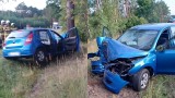 Wypadek w rejonie Kuźnicy Zbąskiej. Samochód uderzył w drzewo. Jedna osoba została ranna [ZDJĘCIA]