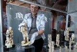 Japońskie figurki z kości słoniowej wzbogacą Muzeum Narodowe w Szczecinie. Kolekcja jest warta około 60 tys. euro [ZDJĘCIA]