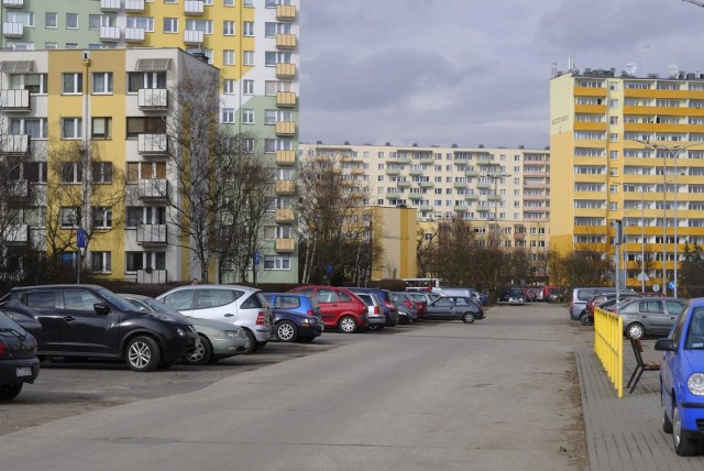 Na Rubinkowie, Skarpie oraz w Kaszczorku planowanych jest ponad 20 inwestycji. Gł&oacute;wnie będą to kompleksowe remonty ulic oraz parking&oacute;w.Czytaj też:Zarobki w wojsku 2019Zarobki w policji 2019Zarobki nauczycieli. Paski płacoweZOBACZ, CO SIĘ ZMIENI! --------&gt;