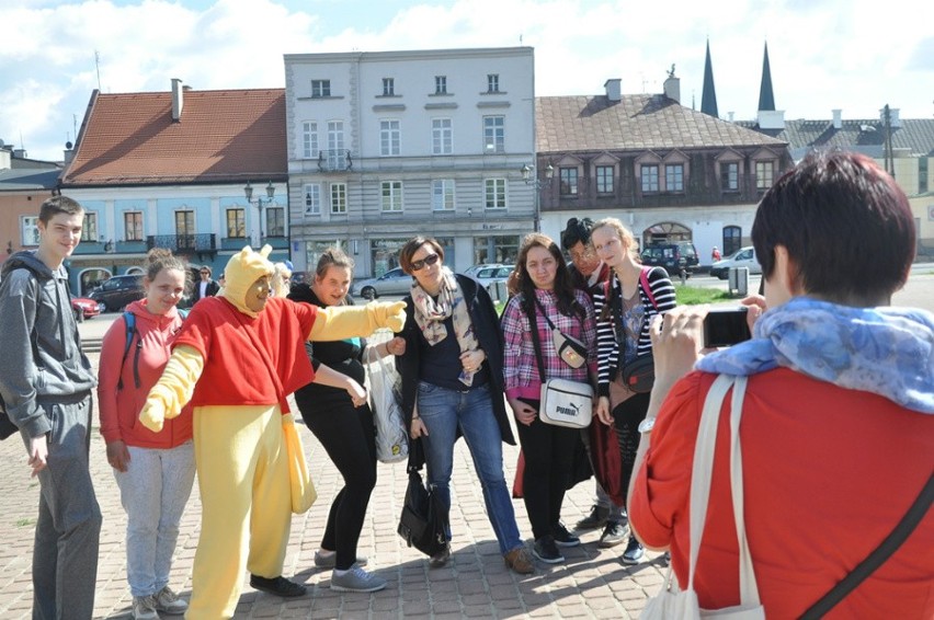 Częstochowa: Objazdowa biblioteka w Alejach