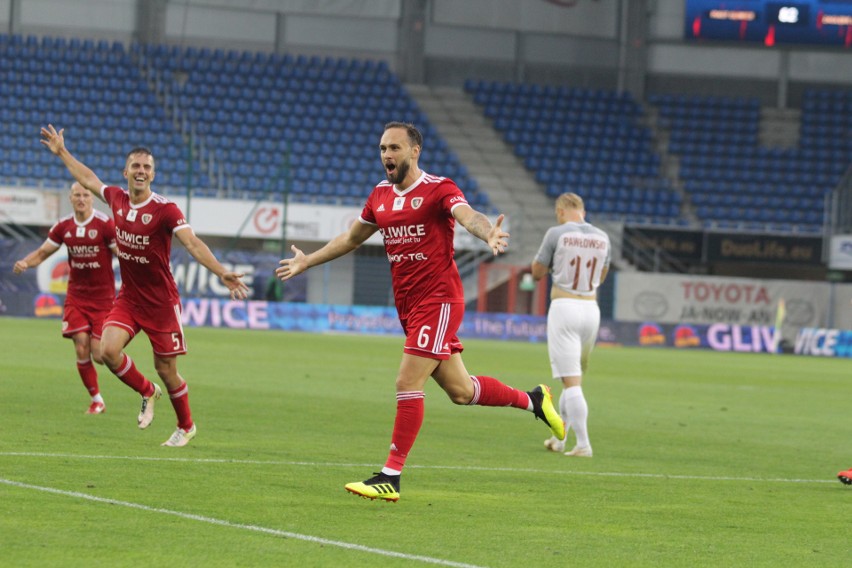 Piast Gliwice – Zagłębie Lubin 2:1. Trzecia z rzędu wygrana. W Gliwicach mają lidera! RELACJA, ZDJĘCIA