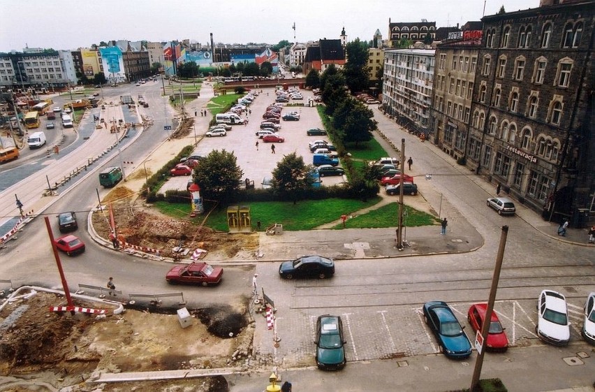 Czas remontów, nie zawsze udanych, rozkopany rynek, hotel...