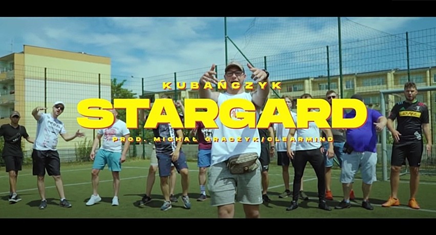 "Stargard". Hymn rapera Kubańczyka o rodzinnym mieście. W teledysku wystąpili stargardzianie i modelka Ola Ciupa