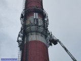 Desperat wszedł na 100-metrowy komin. Akcja służb trwała 10 godzin 