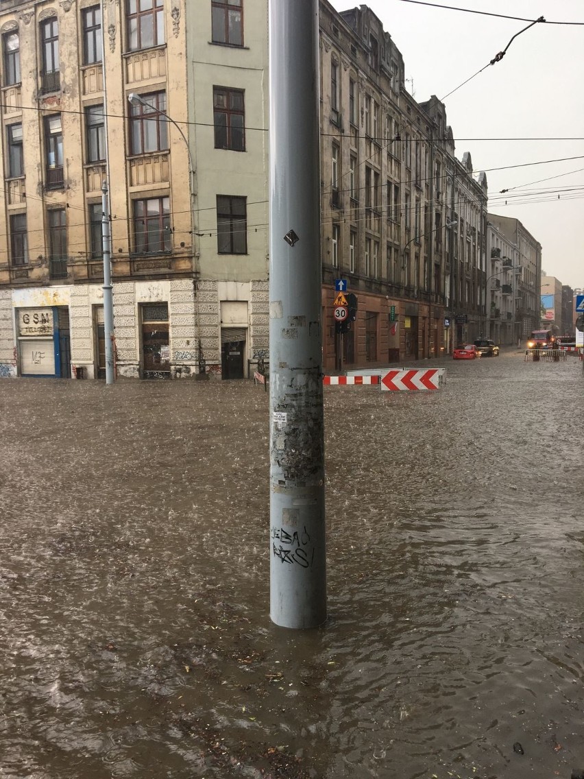 BURZA W ŁODZI! FILMY, ZDJĘCIA z zalanej deszczem Łodzi. ARCHIWALNE ZDJĘCIA