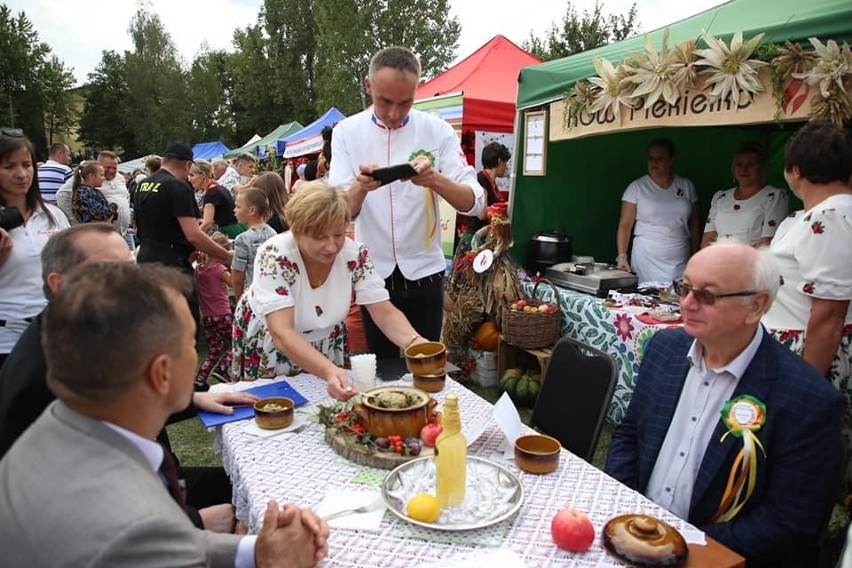 Bitwa Regionów w Skroniowie. Najlepsza potrawa od Sikoreczek w Krzcięcicach. Kolejne miejsca Rożnica i Zakurcze. Zobaczcie zdjęcia