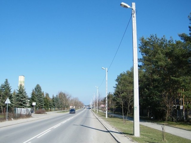 Oprawy energooszczędne, na które wymieniane będą lampy uliczne w gminie Białobrzegi mają przynieść kolejne oszczędności w rachunkach za prąd.