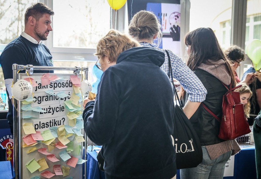 Sprawdzenie umiejętności w szyciu chirurgicznym,...