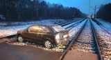 Kalisz: Zablokował auto między torami. Kierowca był kompletnie pijany!