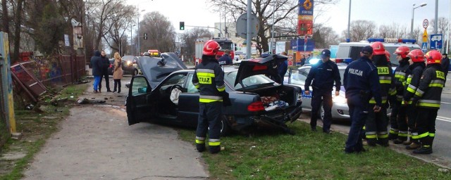 Policyjny pościg za pijanym kierowcą w Radomiu zakończył się na ulicy Struga, koło stacji paliw.
