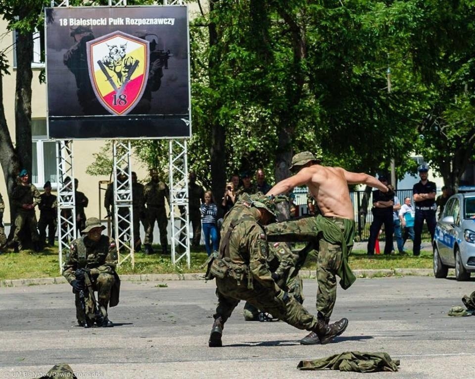 W czwartek, 22 czerwca swoje święto obchodził 18. Białostocki Pułk Rozpoznawczy. Podczas uroczystości w koszarach przy ul. Kawaleryjskiej nie zabrakło pokazów sprzętu i umiejętności bojowych białostockich żołnierzy.