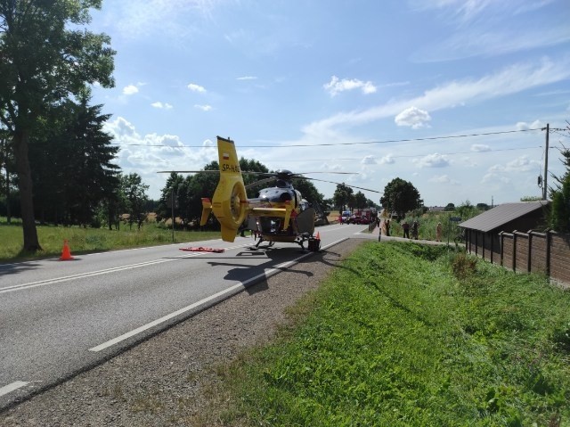 Śmiertelny wypadek w Olszownicy. Nie żyje 38-letnia kobieta, a jej córka jest w ciężkim stanie