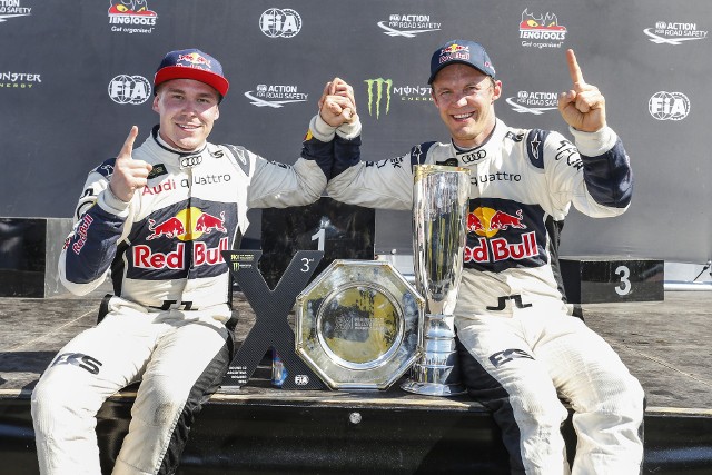 Mattias Ekström i jego prywatny team EKS, zostali drużynowymi mistrzami serii Rallycrossowych Mistrzostw Świata FIA. W ślad za tym, jak Szwed już w przedostatnim wyścigu sezonu zdobył mistrzostwo w kategorii kierowców, zespół EKS tryumfował w finale w argentyńskim Rosario.Fot. Audi