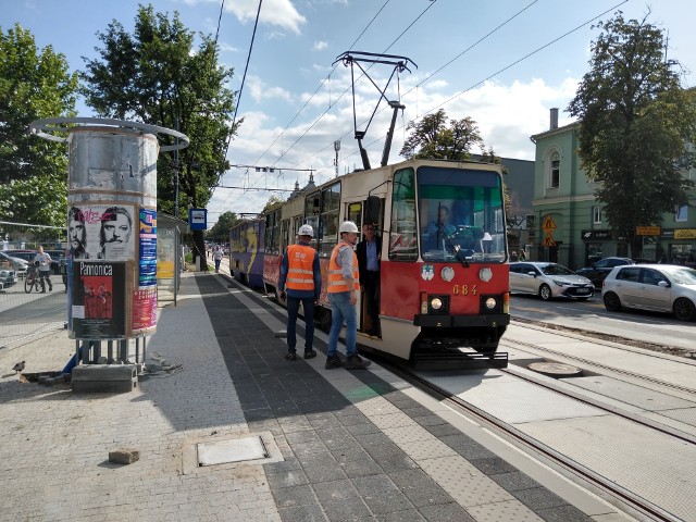 W Częstochowie ruszyły testy obciążeniowe nowego torowiska Zobacz kolejne zdjęcia. Przesuwaj zdjęcia w prawo - naciśnij strzałkę lub przycisk NASTĘPNE